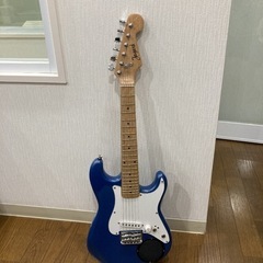 【ネット決済】アンプ内蔵　ミニエレキギター　ストラトタイプ