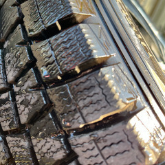 【本日限定17000円】スタッドレスタイヤ＋ホイール　14インチ