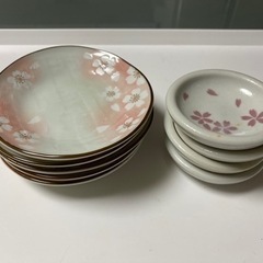 桜模様のお皿セット　大5枚　小3枚