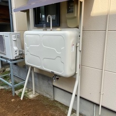 【取引中】灯油 ホームタンク 200L 屋根付き