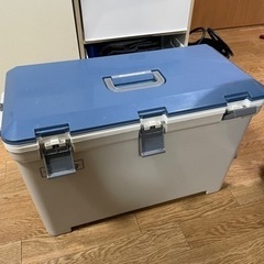 最終値下げ中。クーラーボックス　35l  取引中