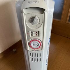 De'Longhi オイルヒータ（D071249EFS）