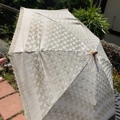 昭和レトロな日傘　生成り色　小ぶり