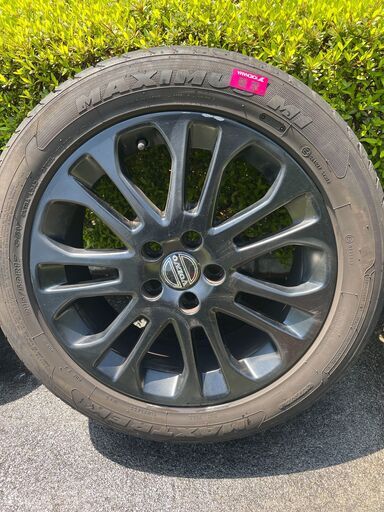 VOLVO　215/50/17　タイヤ＆ホイール（黒）