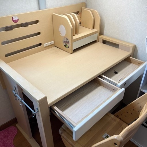 学習机 イトーキライト付き 新潟県の子供用品 学習机 イトーキライト付き 新潟県の子供用品