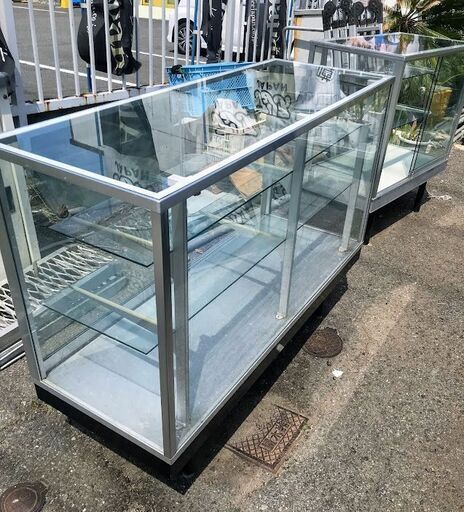 業務用 ガラスショーケース　2台　まとめて　 店舗ディスプレイ 棚板2枚