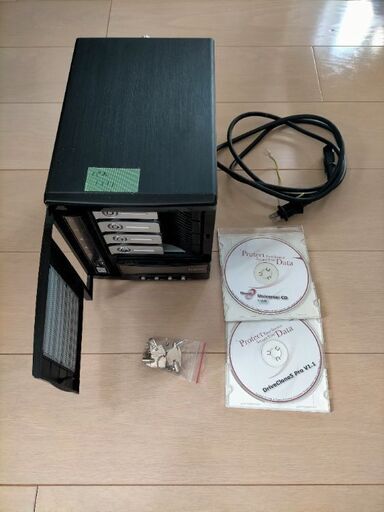 Thircus N4100PRO (8TB分の HDD込)