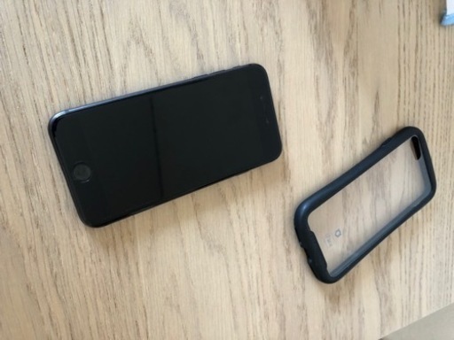 iPhone8 ifaceケース付きsimフリー