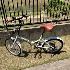 折りたたみ自転車　20インチ　六段変速