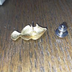 鮃(ヒラメ)ピンバッジ