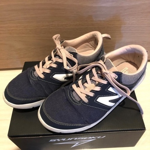 23cm New Balance 315 スニーカー 紺 ピンク ニューバランス 子供 キッズ さくら 千里中央の子供用品の中古あげます 譲ります ジモティーで不用品の処分