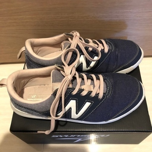 23cm New Balance 315 スニーカー 紺 ピンク ニューバランス 子供 キッズ さくら 千里中央の子供用品の中古あげます 譲ります ジモティーで不用品の処分