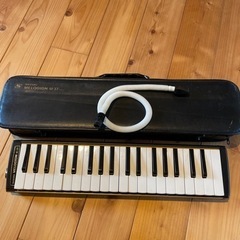 鍵盤ハーモニカ　SUZUKI  M-37