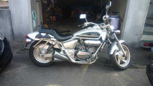 マグナ250