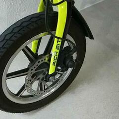 こがずにスイスイ アクセル付き 折りたたみ 軽量で小さい 自転車