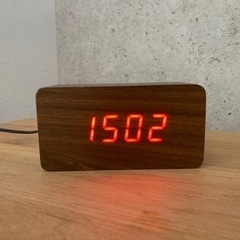 デジタル時計　ホルツ　時刻•日付•温度