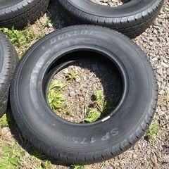 新車外し 15インチ タイヤ ハイエース