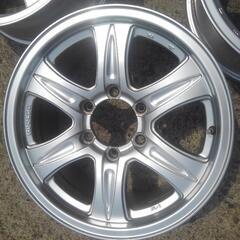 【値引きしました】17インチホイール　17×7.5J 6H139.7 タイヤ取り付け可能
