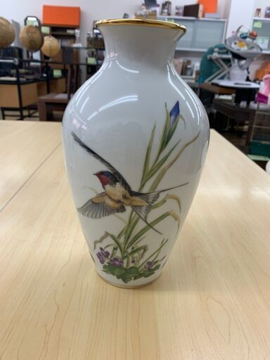 【レガストック川崎本店】フランクリンポーセリン ベイジル・イード作 「牧場の鳥の花瓶」