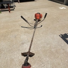 草刈機　共立　SRE3600 大型の草刈機です。