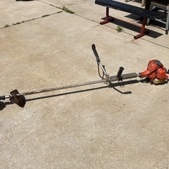 草刈機　共立　SRE3600 大型の草刈機です。