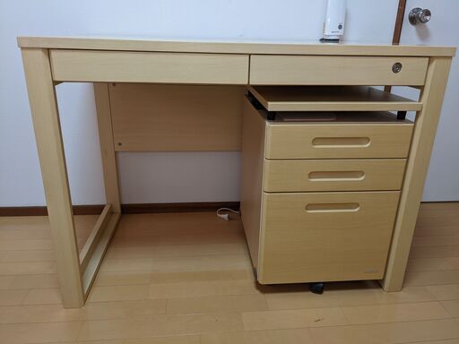 ♪　学習机差し上げます。　美品