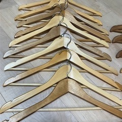 木製ハンガー アイリスオーヤマ15本＋無印良品3本