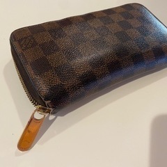 ルイヴィトン財布ラウンドファスナー