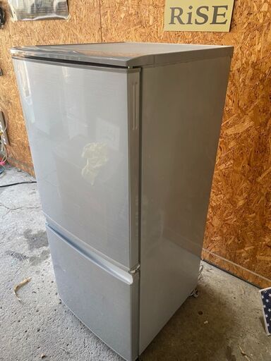 W0304 シャープ 2ドア冷蔵庫 2015年 137L