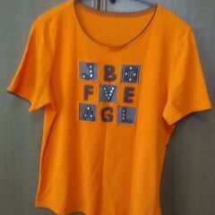 (完了)オレンジ編模様Tシャツ　サイズMくらい