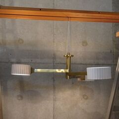 IDC OTSUKA(大塚家具)取り扱いのPEDRET (ペドレット)社の3灯シャンデリア PED-1733/3です。白い磁器に反射する柔らかな光が美しい照明はお部屋をエレガントな空間に。CD404