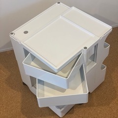 【美品】ボビーワゴン 2段2トレイ ホワイト