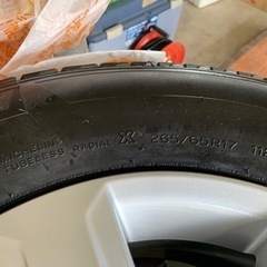 トヨタラウンドクルーザープラド　ほぼ新品ノーマルタイヤアルミホイール付き純正4本