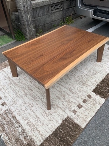 家具調コタツとラグ