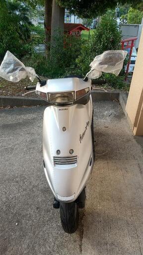 タイヤ前、バッテリー、エアフィルター、シート、インシュレーター新品　綺麗なシルバー　スズキ　アドレスV100