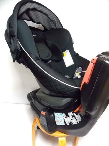 美品 Combi ラクティアターン エッグショック チャイルドシート 安心の紫外線カット率99%以上 『ラクティアターン エッグショック』 2