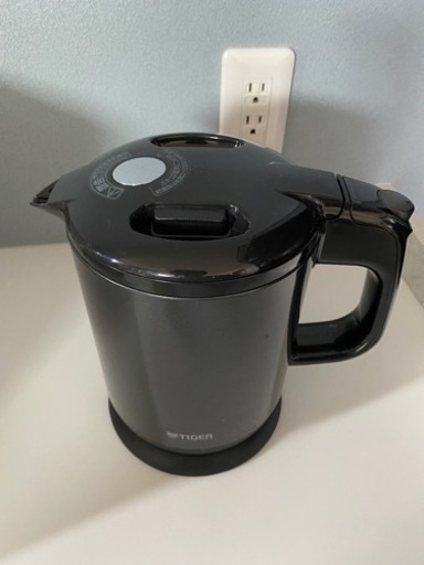 蒸気レス電気ケトル0.8L
