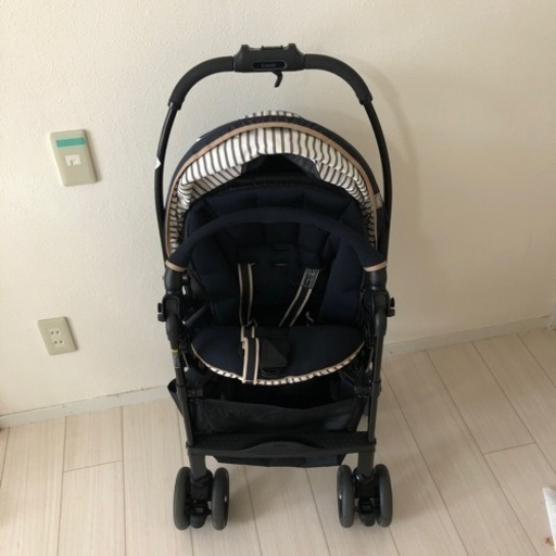 combi ベビーカー　メチャカルオート4キャス　エッグショック　ネイビー