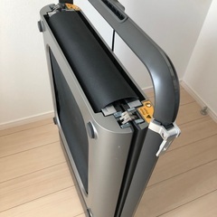 KingSmith WalkingPad R1 スマートラニングマシン ２つ折りモデル （トレッドミル・ウォーキング・ジョギング・コンパクト・省スペース）