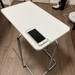 IKEAコーヒーテーブル0円（iPhoneは付属しません）