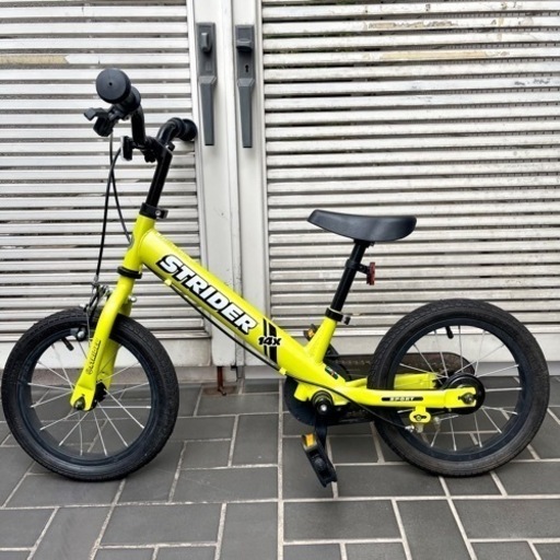 【売約済み】　ストライダー　STRIDER 自転車　子供用　子ども　キッズ　バイク　サイクル　キッズバイク　バランスバイク　黄色　イエロー　　スポーツ　クラシック　バイク　ペダル　ブレーキ　付き　sport  14インチ　ライムイエロー