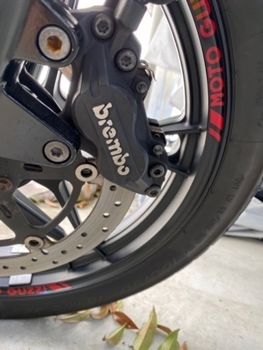 モトグッチ　V7ストーン　カフェレーサー