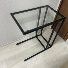 IKEA ガラス製サイドテーブル