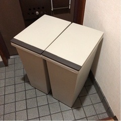 【お譲り先が決まりました】分別ゴミ箱(45L✕2個)無料