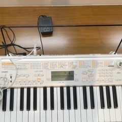 CASIO LK-118 光　キーボード　電子キーボード　電子ピアノ