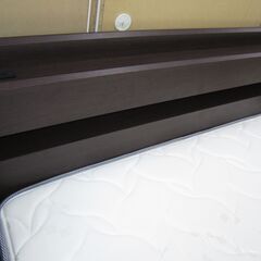 R407 日本製 レイコージャパン、ダブルベッド、引出し・コンセント付、美品