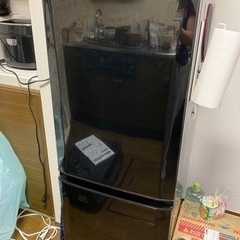 【受け渡し決定】ガスコンロ、冷蔵庫、洋服、机