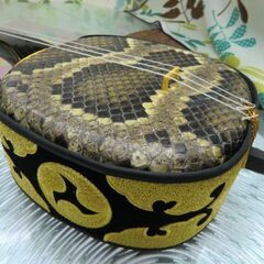 110.000円 黒檀沖縄三線本張り ストラップ、ハブ油原音ウマ他