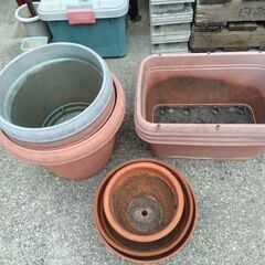 テラコッタ風樹脂製植木鉢など植木鉢一式
