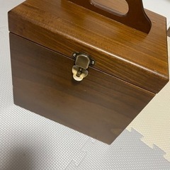 【未使用、訳あり】木製メイクボックス（鏡付き）